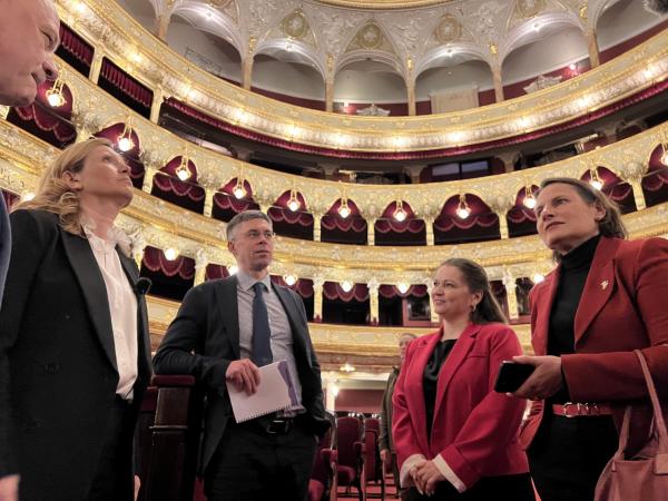 Déplacement de Yael Braun-Pivet en Ukraine, visite de l'Opéra d'Odessa, le 30 mars 2024